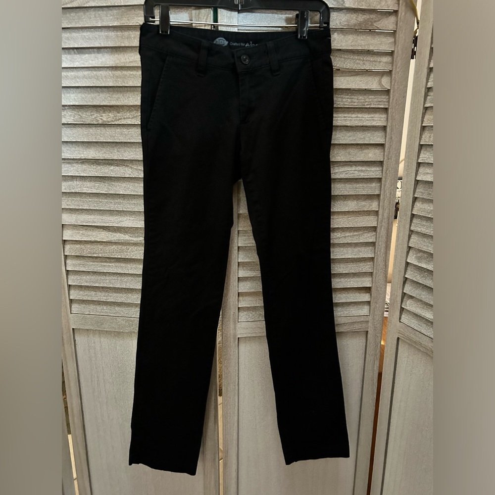 DICKIES Black Straight Leg Pants Women’s Size 2 Regular Misses Juniors Petites
